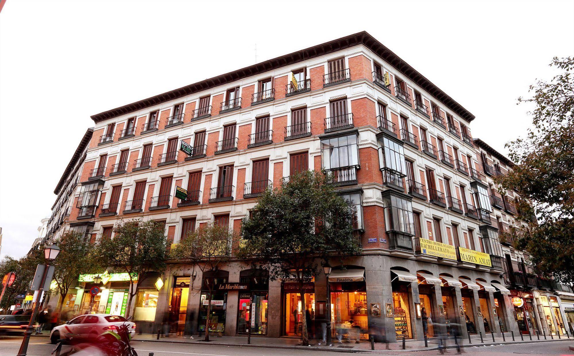 Hostal Sil & Serranos - Madrid — Foto 3